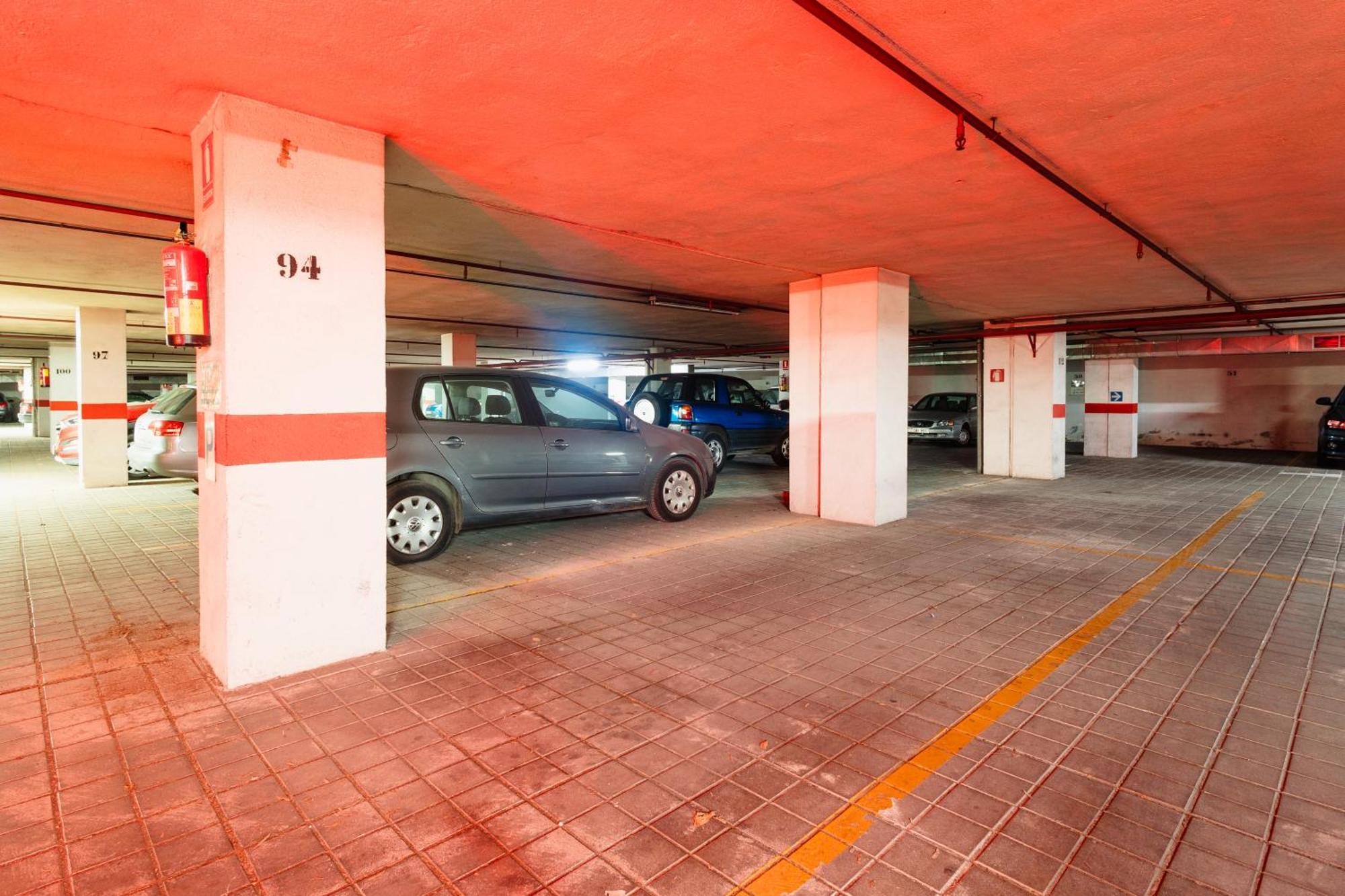 In The Centre Of With Private Parking Space